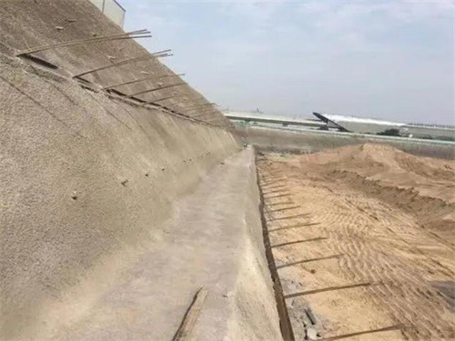 伊宁河道边坡加固
